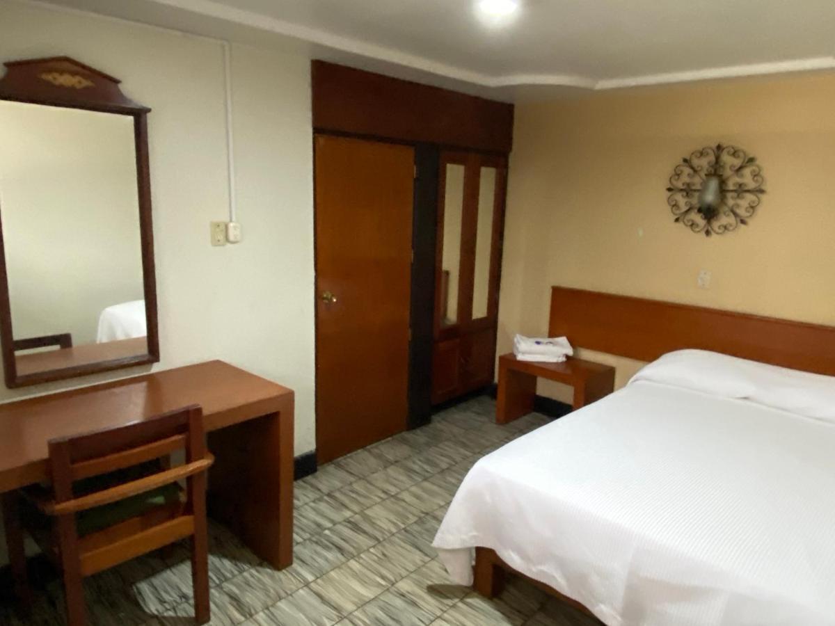 Hotel Flamingos De סיודד גוזמן מראה חיצוני תמונה