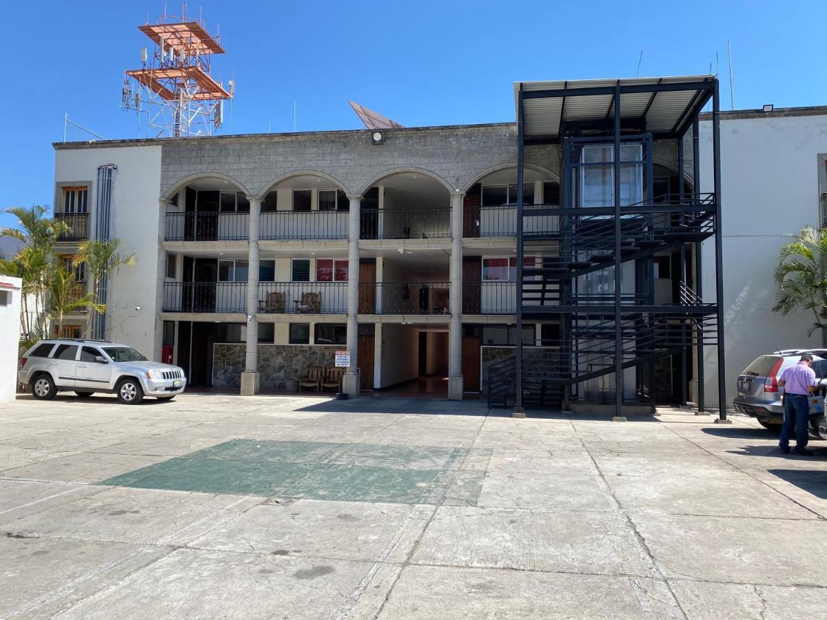 Hotel Flamingos De סיודד גוזמן מראה חיצוני תמונה